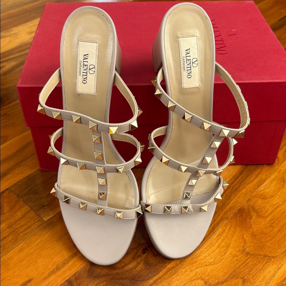 Valentino Garavani Rockstud Cage sandals, NEW - Picture 10 of 15